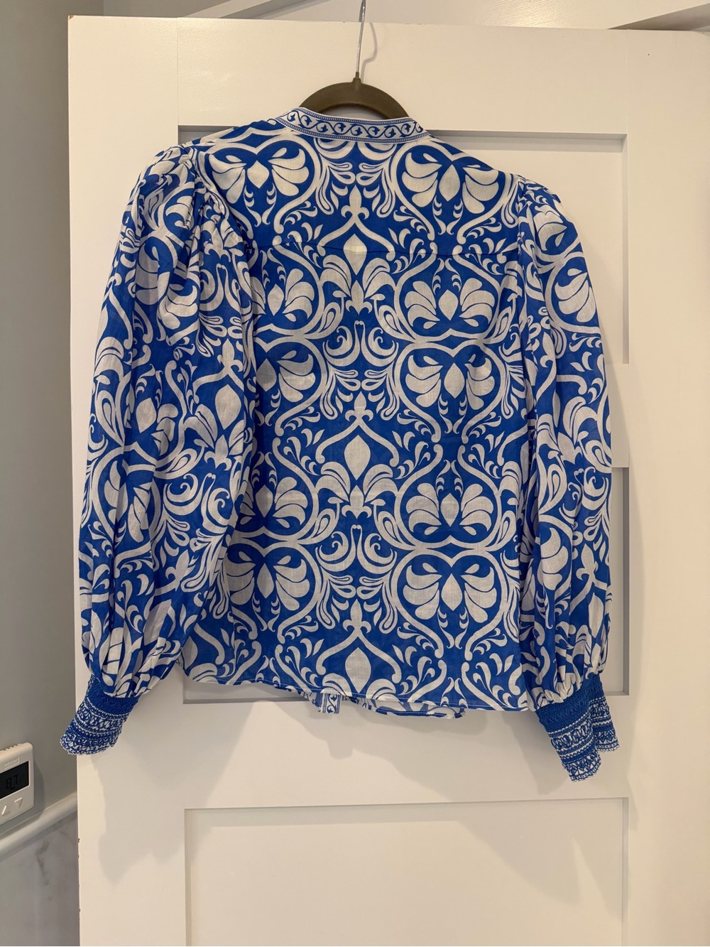 Alice + Olivia Blue and White Floral-Print Balloon Sleeve Blouse - Picture 8 of 8